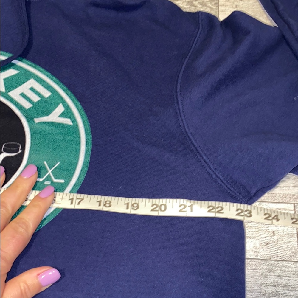 Port & Company “Hockey Mom” Starbucks Graphic Hoodie Size Large - Picture 4 of 9